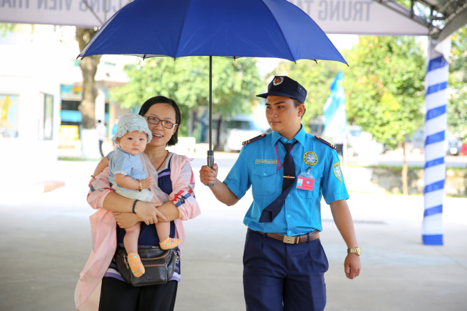 bảo vệ che dù
